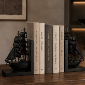 Serre-livre bateau noir